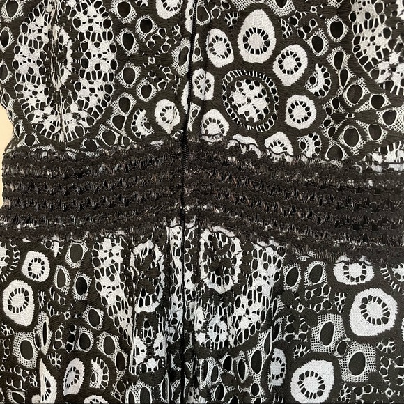 CITY TRIANGLES black + white lace high-neck halter skater mini dress [9 … - Picture 8 of 9